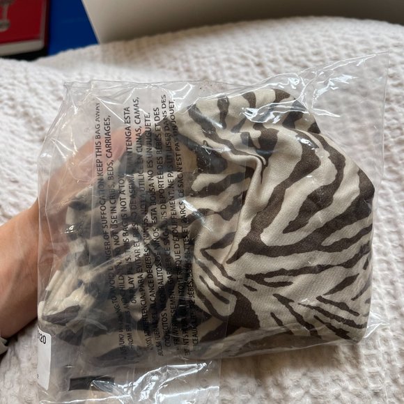Good American Satin Better Zebra Bikini Bottoms NWT, Size 2 - Picture 7 of 7